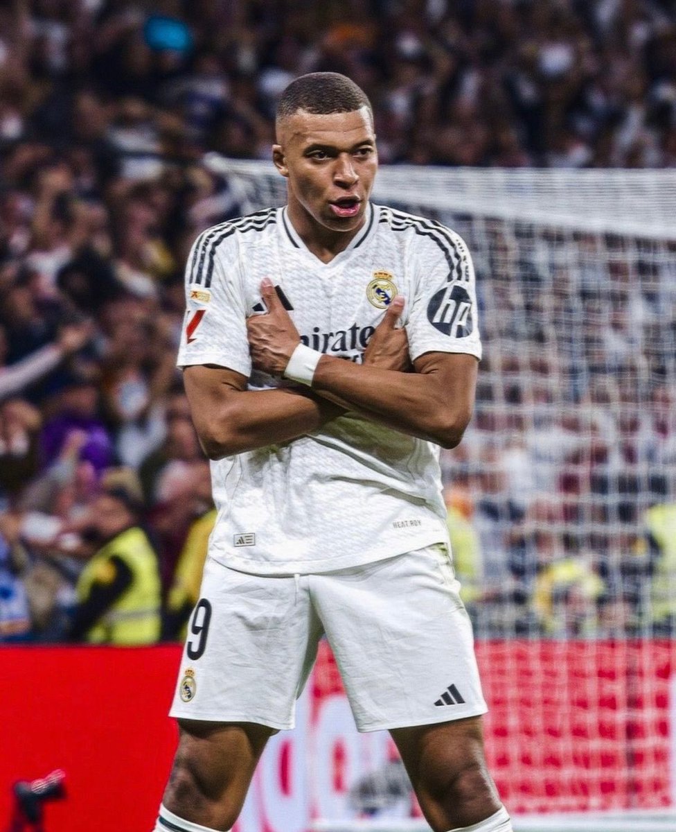 🚨 𝗥𝗘𝗖𝗢𝗥𝗗 ! 𝗠𝗕𝗔𝗣𝗣𝗘́ 𝗗𝗘𝗩𝗜𝗘𝗡𝗧 𝗟𝗘 𝟭𝗲𝗿 𝗝𝗢𝗨𝗘𝗨𝗥 𝗗𝗘 𝗟’𝗛𝗜𝗦𝗧𝗢𝗜𝗥𝗘 𝗗𝗨 𝗥𝗘𝗔𝗟 𝗔̀ 𝗠𝗔𝗥𝗤𝗨𝗘𝗥 𝟮𝟴 𝗕𝗨𝗧𝗦 𝗦𝗨𝗥 𝗦𝗔 𝗣𝗥𝗘𝗠𝗜𝗘̀𝗥𝗘 𝗦𝗔𝗜𝗦𝗢𝗡 𝗗𝗘 𝗟𝗜𝗚𝗔 ! 🤍😳

PICHICHI. 

(<a href="/Statsdufoot/">Stats Foot</a>)