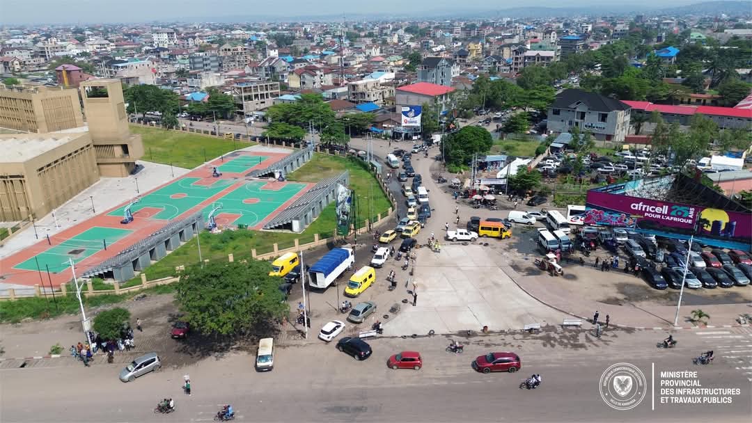 1/2 | Comme annoncé cet avant-midi, le croisement de l'avenue Victoire et le boulevard Triomphal est opérationnel!