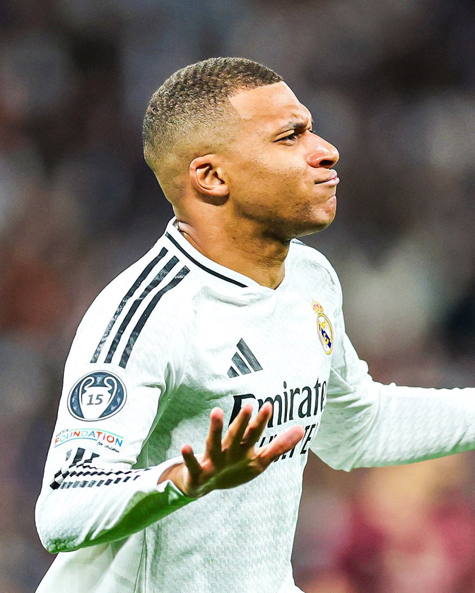 40 GOLES EN SU PRIMERA TEMPORADA CON EL REAL MADRID.

KYLIAN MBAPPÉ LOTTIN.