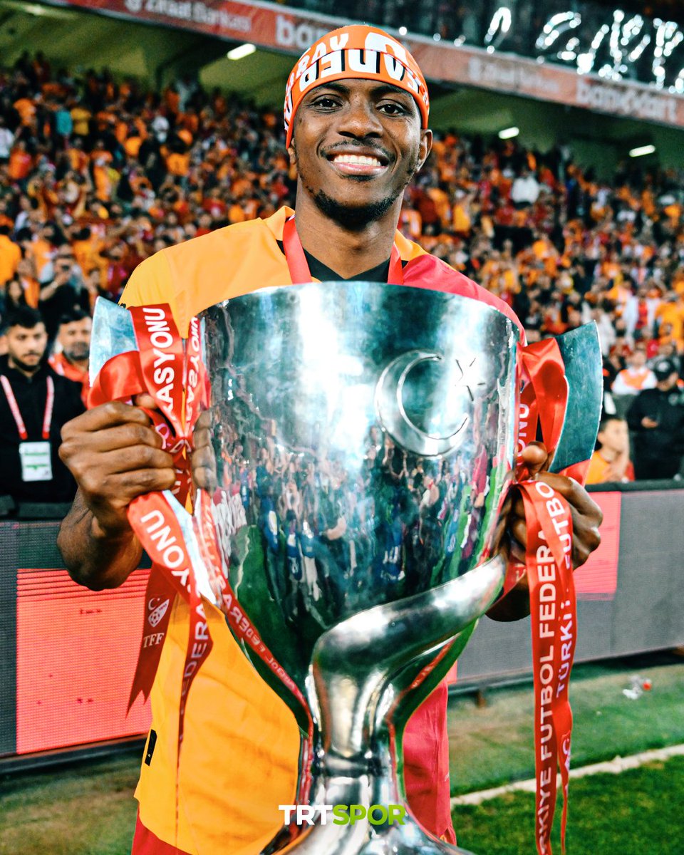 Victor Osimhen kupayla. 🏆