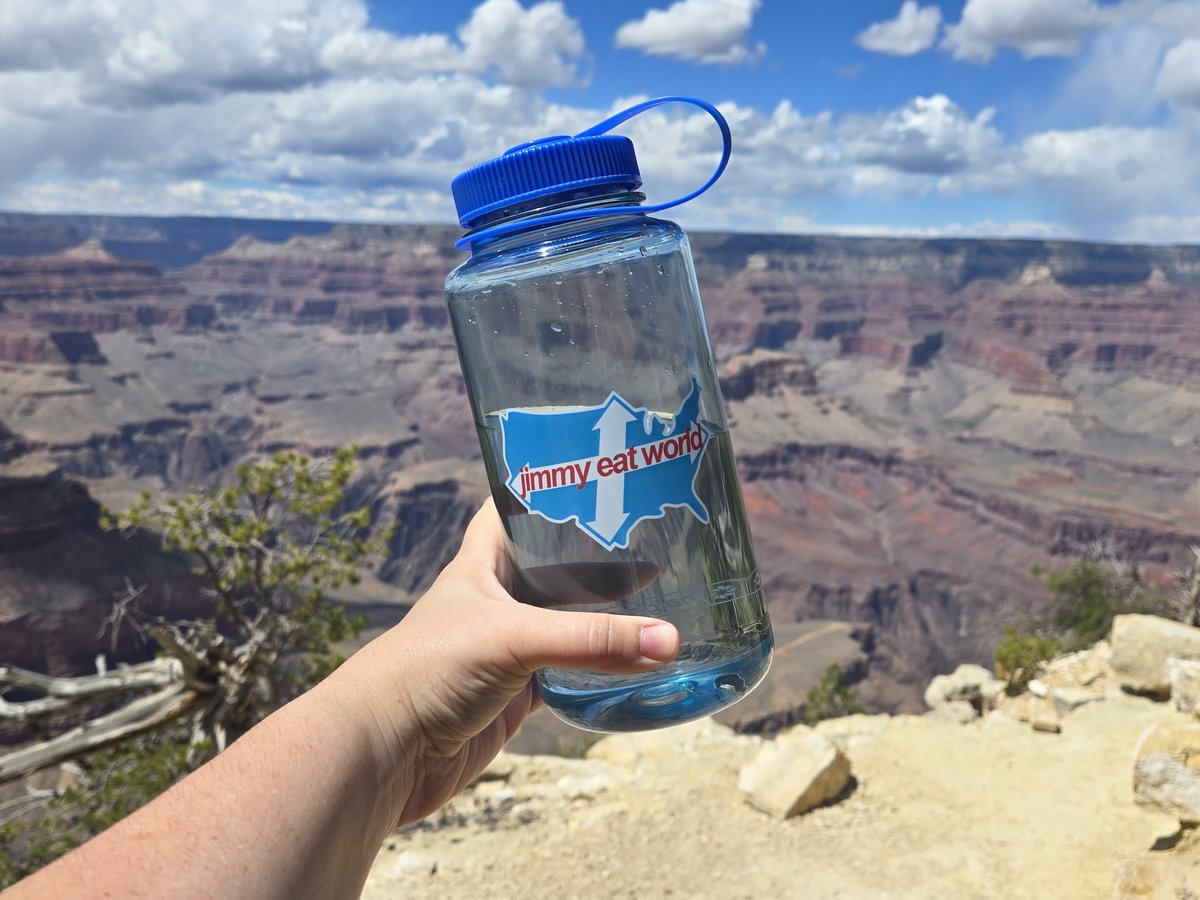 jsallen9's tweet photo. @jimmyeatworld Staying hydrated in your home state at the #GrandCanyon, with your merch! 😃 #jimmyeatworld https://t.co/FYjO4qpYyq