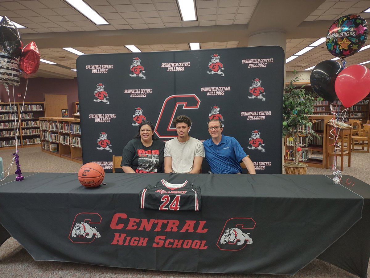 Andrew Walker (@drew4reals) on Twitter photo Congratulations <a href="/Beastmode2242/">Bryce walker</a> for signing with Johnson County Community College in Kansas City! Super proud of you! Congratulations <a href="/Beastmode2242/">Bryce walker</a> for signing with Johnson County Community College in Kansas City! Super proud of you!