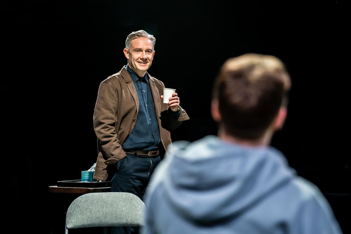 kairi2310's tweet image. Love these 2 pics! 🥰
Martin Freeman performing The Fifth Step. #martinfreeman #thefifthstep
(source: facebook.com/theatreweekly/…)