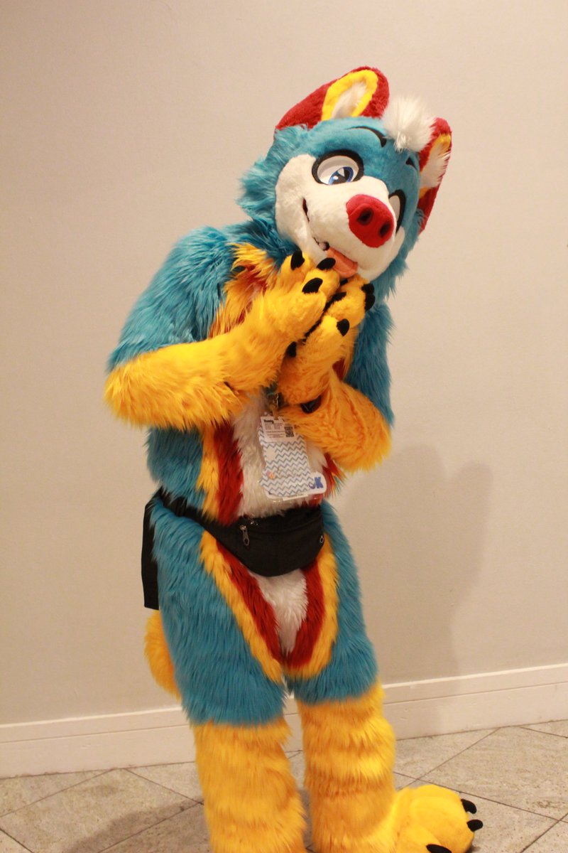 This past Wednesday thru Sunday at #FWA2025, I took 148,498 steps, walked 66.9 miles (107.6 km), and was in suit for nearly 60 hours (including headless breaks).

Exhausting for sure, but worth it for all the memories made.😊🐾 #FurryWeekendAtlanta 

📸: <a href="/StellahFish/">Stellah | Fish 🐟</a>