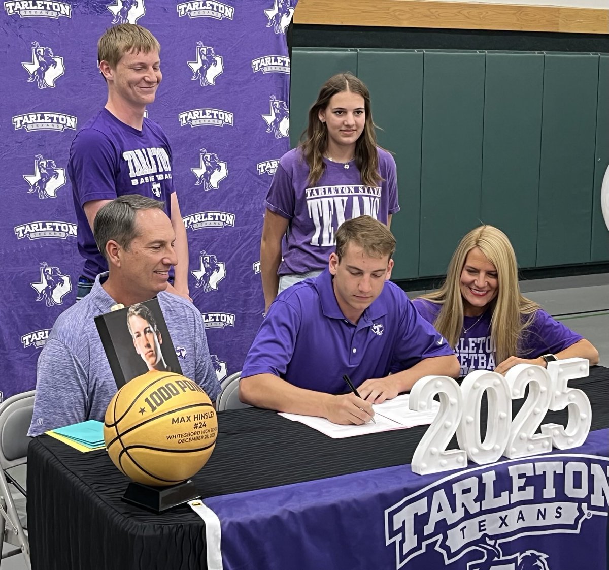 Whitesboro’s Max Hinsley signs to play basketball for Tarleton