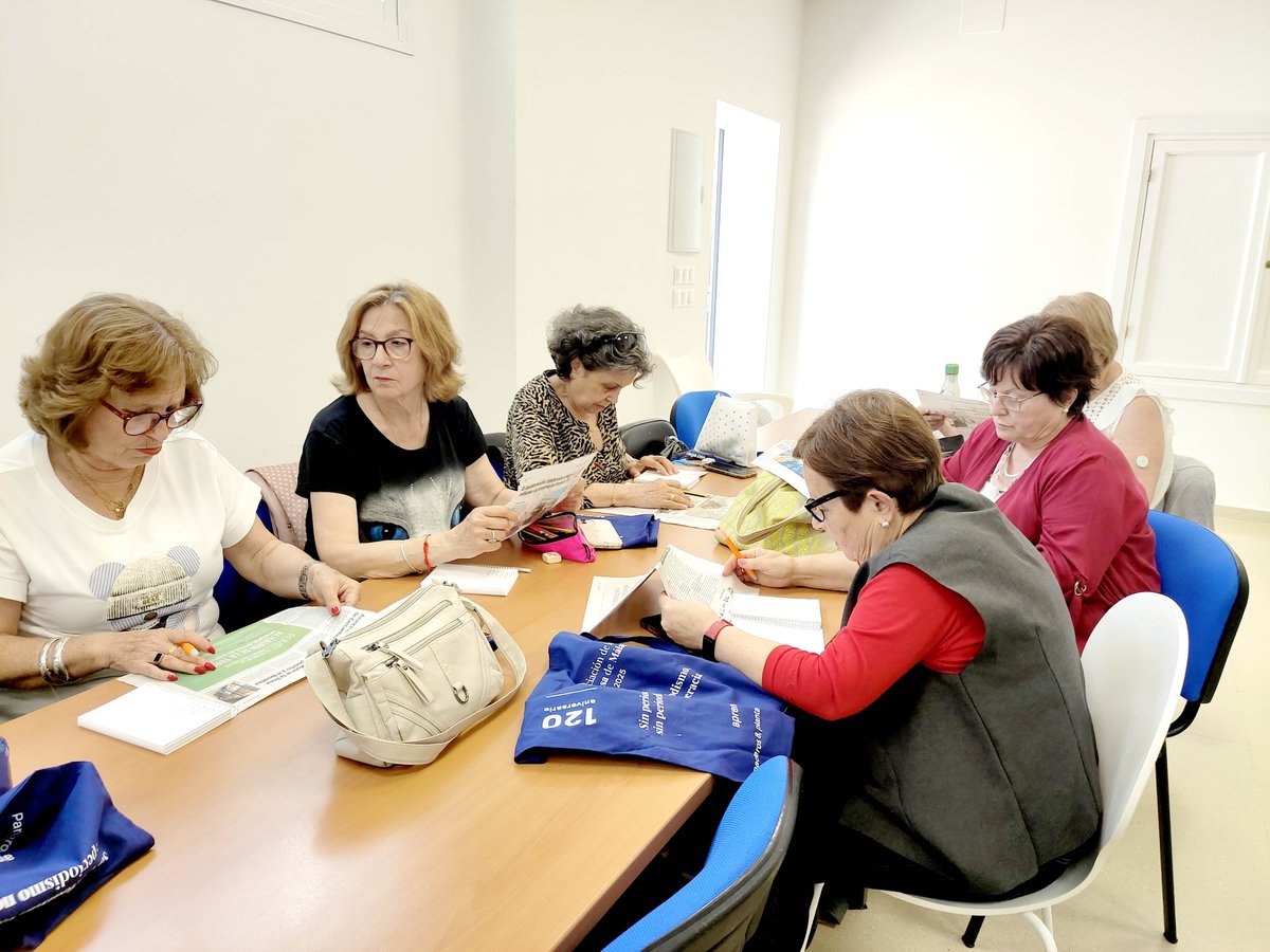 Prensa sin Edad viajó esta semana a Cuevas de San Marcos. ¡La educomuniación se instala en la Sala Maestro Mengíbar!. 🙌al 💪de la concejala de Bienestar Social y Envejecimiento Activo, del <a href="/Ayto_CSM/">Ayto_cuevasdesanmarcos</a>  , Carmen María Moreno.
Organiza <a href="/aprensamalaga/">Asociación de la Prensa de Málaga</a>
🤝 <a href="/diputacionMLG/">Diputación de Málaga</a> y <a href="/FundlaCaixa/">Fundación ”la Caixa”</a>