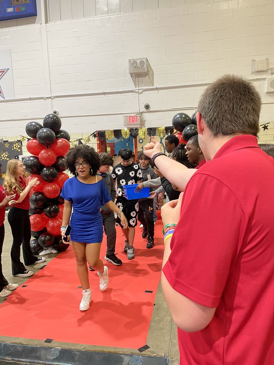 ExploreTJMS's tweet image. TJMS selection Ceremony was a HUGE success! Students are excited about their Pathways! The red carpet event was so much fun! @TJPatriots @JCPSExploreEA @ExploreJCPS