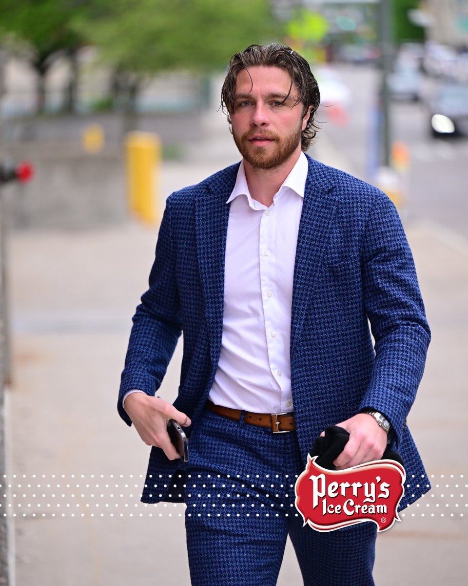X-Rochester Americans (@amerkshockey) on Twitter photo Game Day Drips 👔
WarDAWG and Sandy are showing off in their <a href="/perrysicecream/">Perry's Ice Cream</a> Sweet Suits!
#LetsDoThis Game Day Drips 👔
WarDAWG and Sandy are showing off in their <a href="/perrysicecream/">Perry's Ice Cream</a> Sweet Suits!
#LetsDoThis