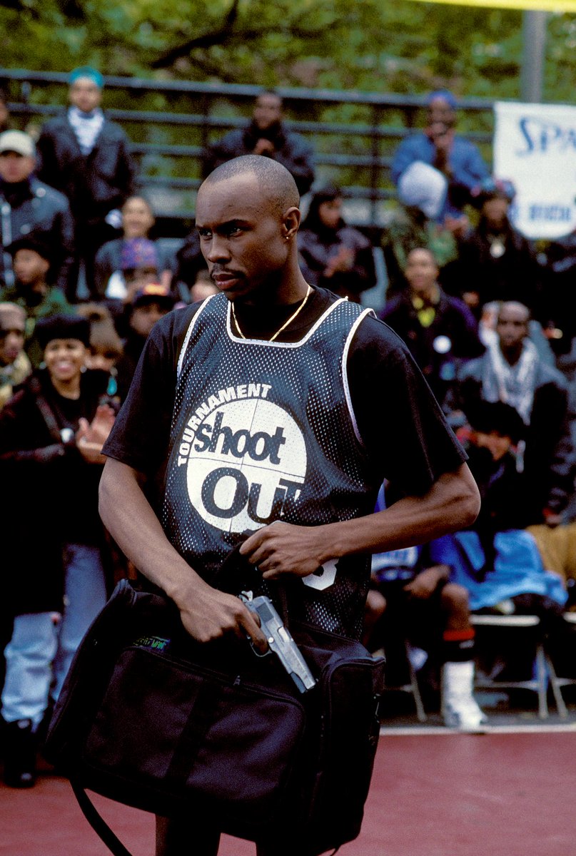 ROZtheCreator's tweet image. When Justin said his dad used to play basketball back in the day….

His Daddy:
LMAOOOOOOOOOO #ForeverNetflix