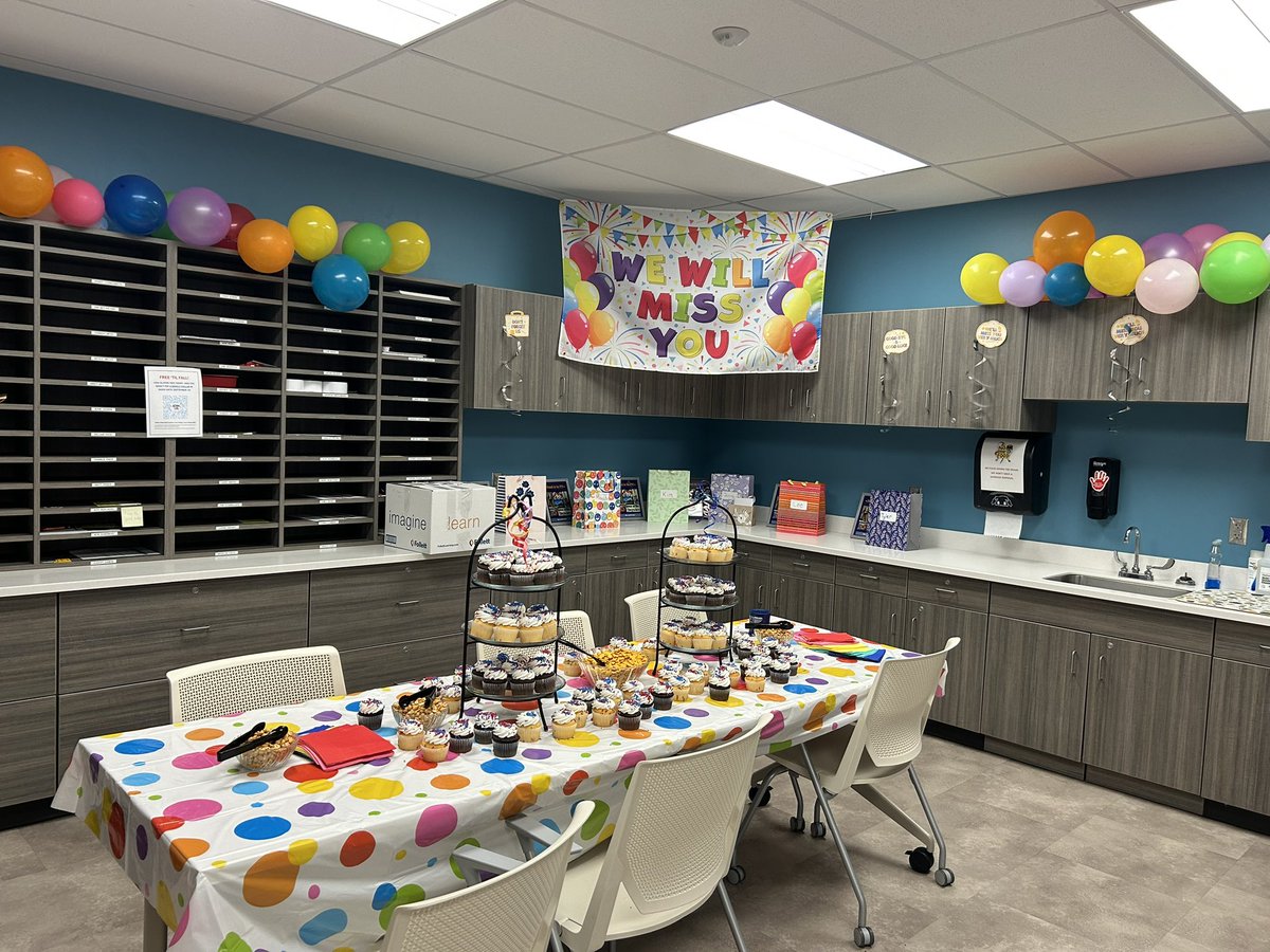 Great send off today for those individuals retiring and/or off to new adventures. Once a Jag, Always a Jag! <a href="/RachelleWaters/">Rachelle Waters</a> <a href="/olatheschools/">Olathe Public Schools</a>