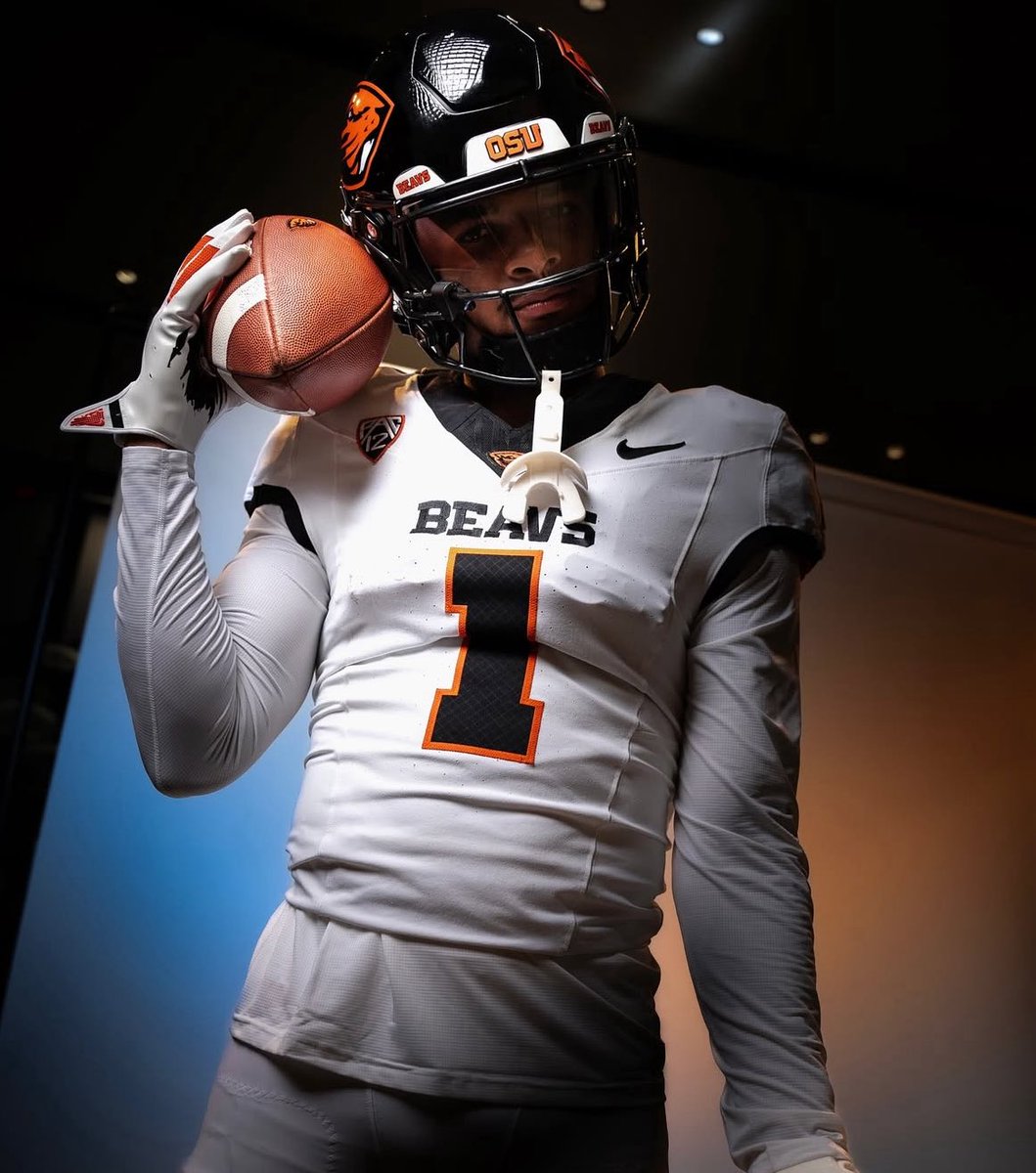 Qwantavius “Fatboy” Wiggins (@qwiggins08) on Twitter photo #AGTG after a great conversation with <a href="/CoachPickOC/">Coach Ray Pickering</a> I’m blessed to receive an offer from <a href="/BeaverFootball/">Oregon State Football</a> <a href="/RecruitLangston/">Hughes Football</a> <a href="/DukestheScoop/">Phillip Dukes</a> #AGTG after a great conversation with <a href="/CoachPickOC/">Coach Ray Pickering</a> I’m blessed to receive an offer from <a href="/BeaverFootball/">Oregon State Football</a> <a href="/RecruitLangston/">Hughes Football</a> <a href="/DukestheScoop/">Phillip Dukes</a>