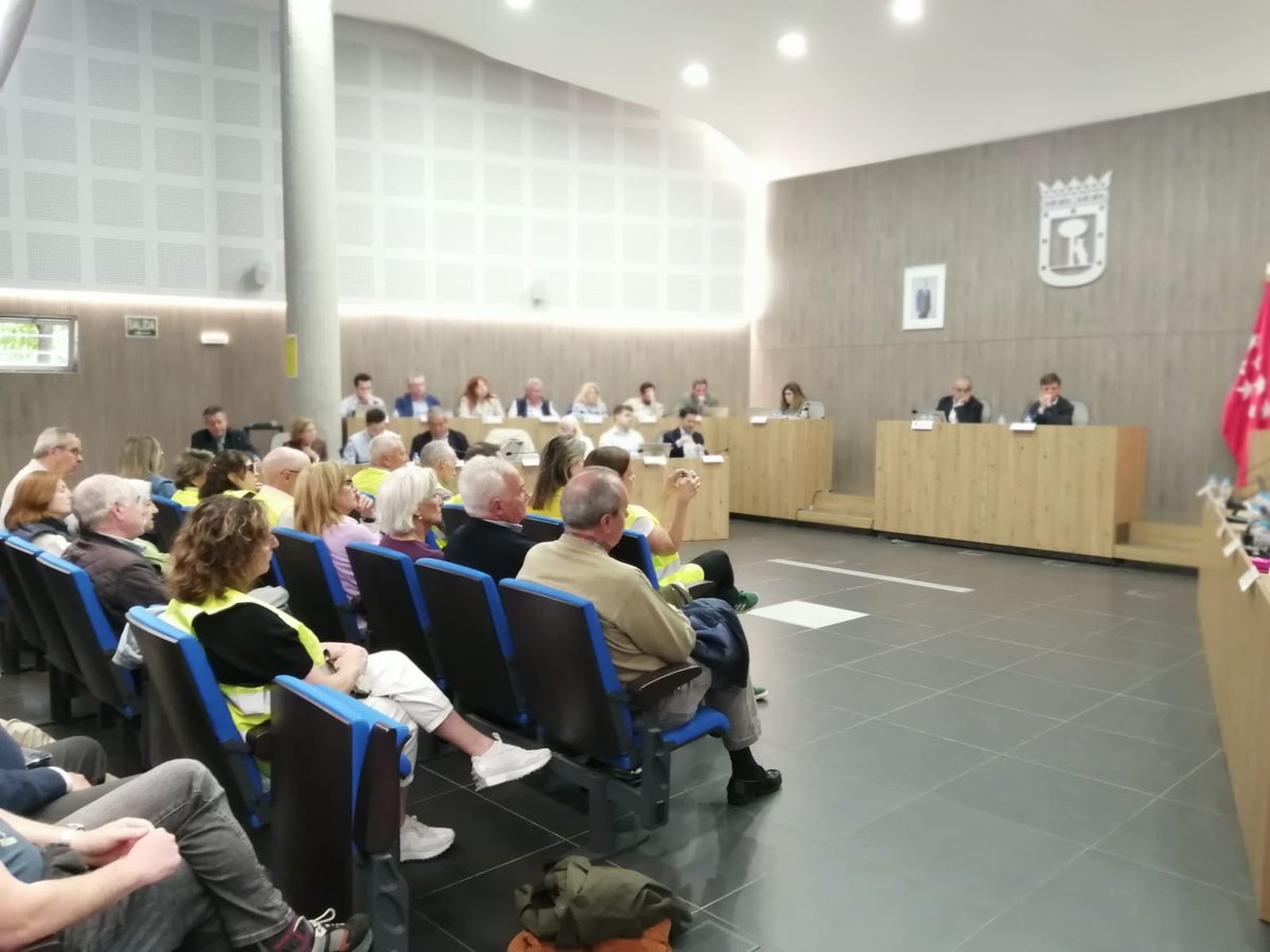 #Montecarmelo ha vuelto a comprobar esta tarde que nuestra Junta Municipal del Distrito no nos representa, pues no tiene ninguna intención de velar por nuestros derechos e intereses. Sigue sin escuchar ni a los vecinos ni a toda la oposición, y mintiendo. LAMENTABLE #NoCantón