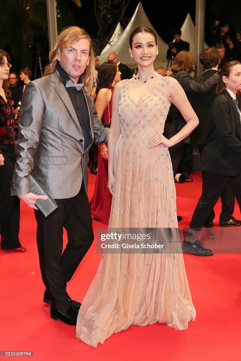 𝙃𝙖𝙡𝙡𝙤𝙬 tweet media