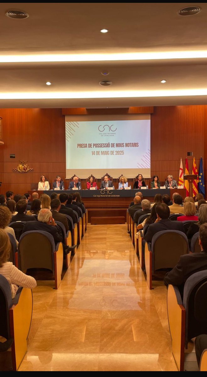 ⁦<a href="/colnotaris/">Colegio Notarial de Cataluña</a>⁩ toma de posesión de las nuevas notarías y notarios, mañana comienza su carrera profesional. Os deseo muchos éxitos!