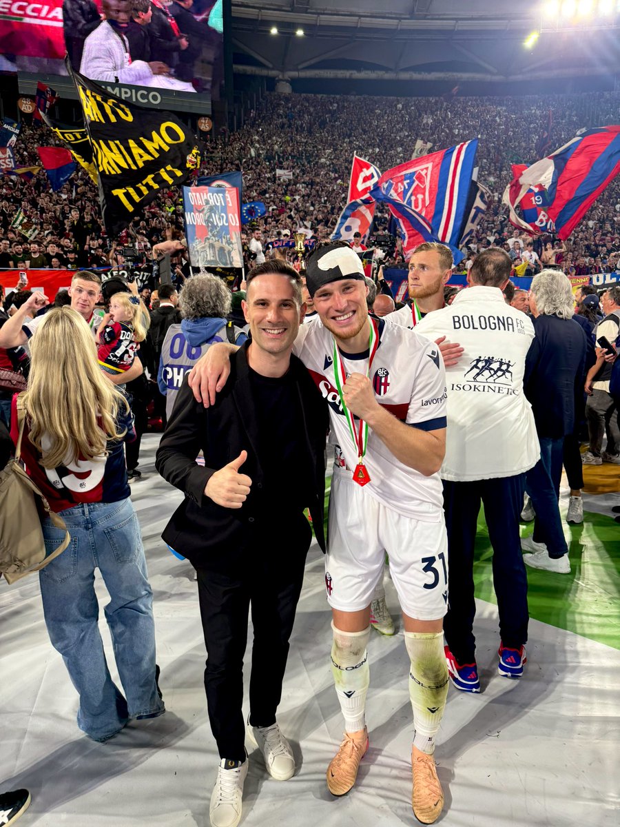 Congratulations Bologna!! ❤️💙

Some of the most beautiful scenes I’ve been blessed to be part of. A story we see much less of in today’s football. Moments like this are always cherished.