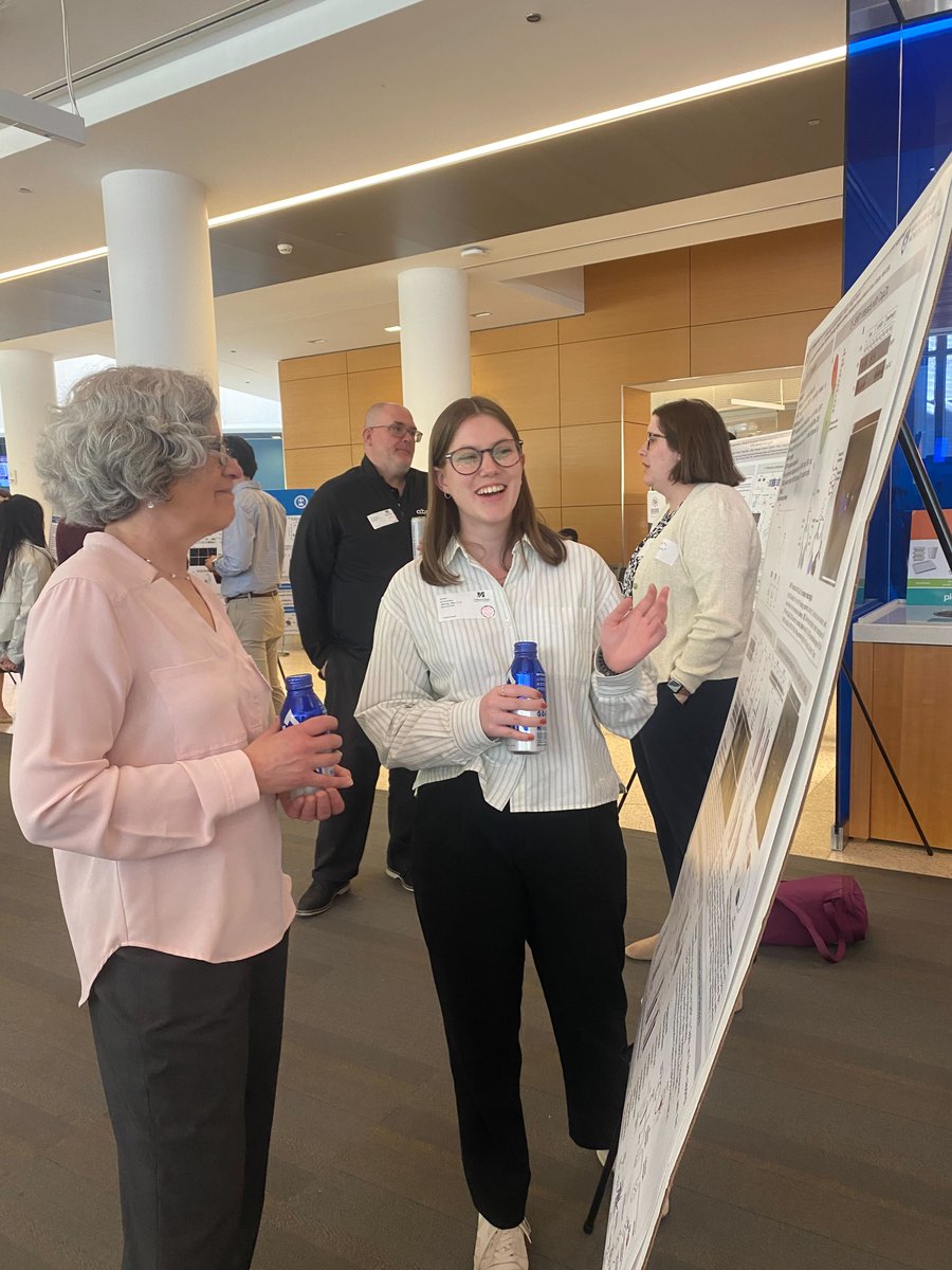 YoungPearseLab's tweet image. TYP-ers attended the BIGG meeting at UMass on Monday, and had a great time presenting talks and posters! PhD student @GizemTerzioglu_ & postdoc Kellie gave amazing short talks, Master's student @emma_601_emma & postdoc @Heuerwego got great poster traffic!