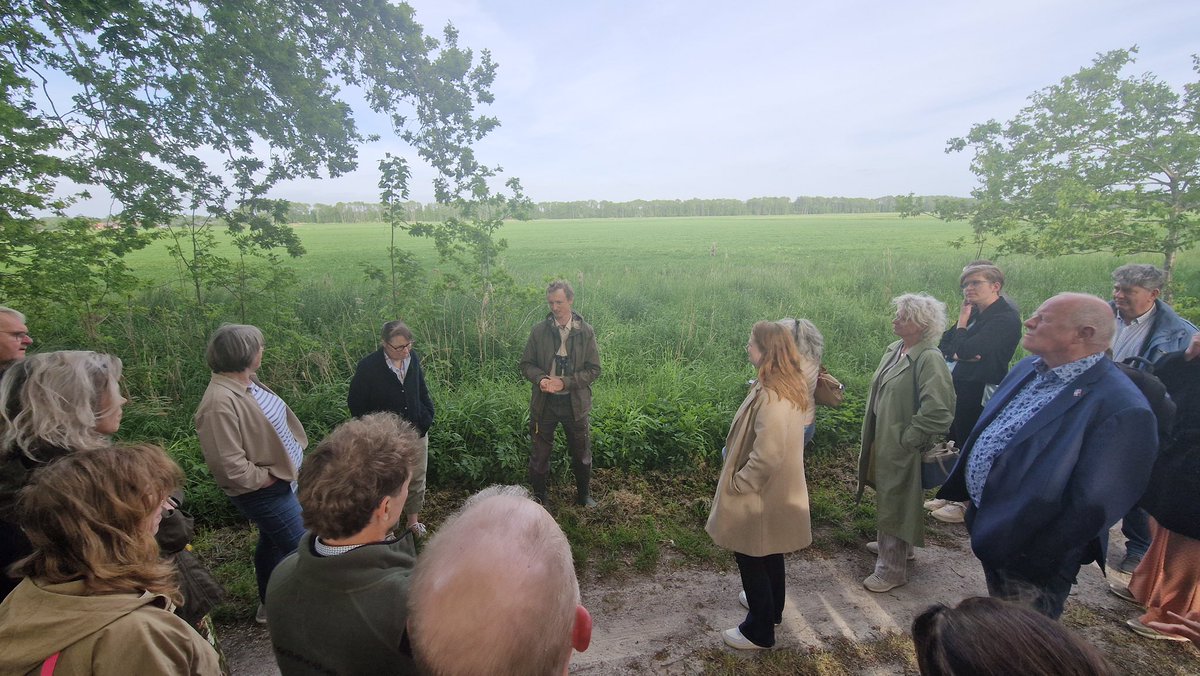 marco glastra (@marcoglastra) on Twitter photo Landgoed Ennemaborg <a href="/GR_Landschap/">Het Groninger Landschap</a> was vanmiddag het decor van een ontmoeting tussen statenleden <a href="/provgroningen/">Provincie Groningen</a> en vertegenwoordigers van natuur- en landbouworganisaties. Binnen ging het over de Omgevingsvisie, buiten over de pilot natuurinclusieve landbouw Midwolder Bouwten. Landgoed Ennemaborg <a href="/GR_Landschap/">Het Groninger Landschap</a> was vanmiddag het decor van een ontmoeting tussen statenleden <a href="/provgroningen/">Provincie Groningen</a> en vertegenwoordigers van natuur- en landbouworganisaties. Binnen ging het over de Omgevingsvisie, buiten over de pilot natuurinclusieve landbouw Midwolder Bouwten.