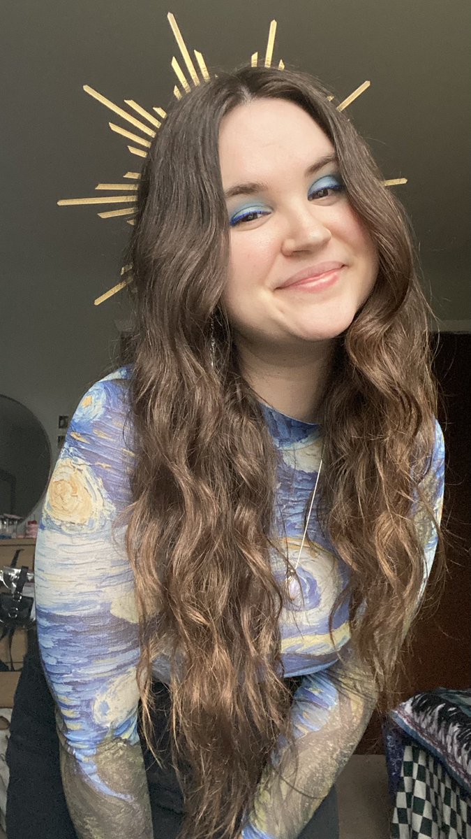 threehoursahead's tweet image. Imagine hating me and I look like this!