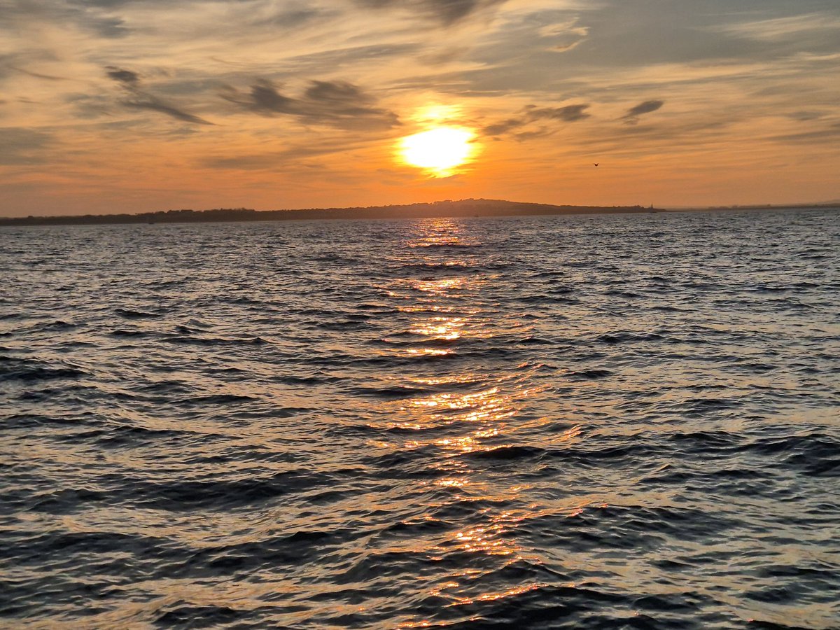 Sunset over #Portmarnock &amp; #Malahide this evening

<a href="/PhotosOfDublin/">Photos of Dublin</a>