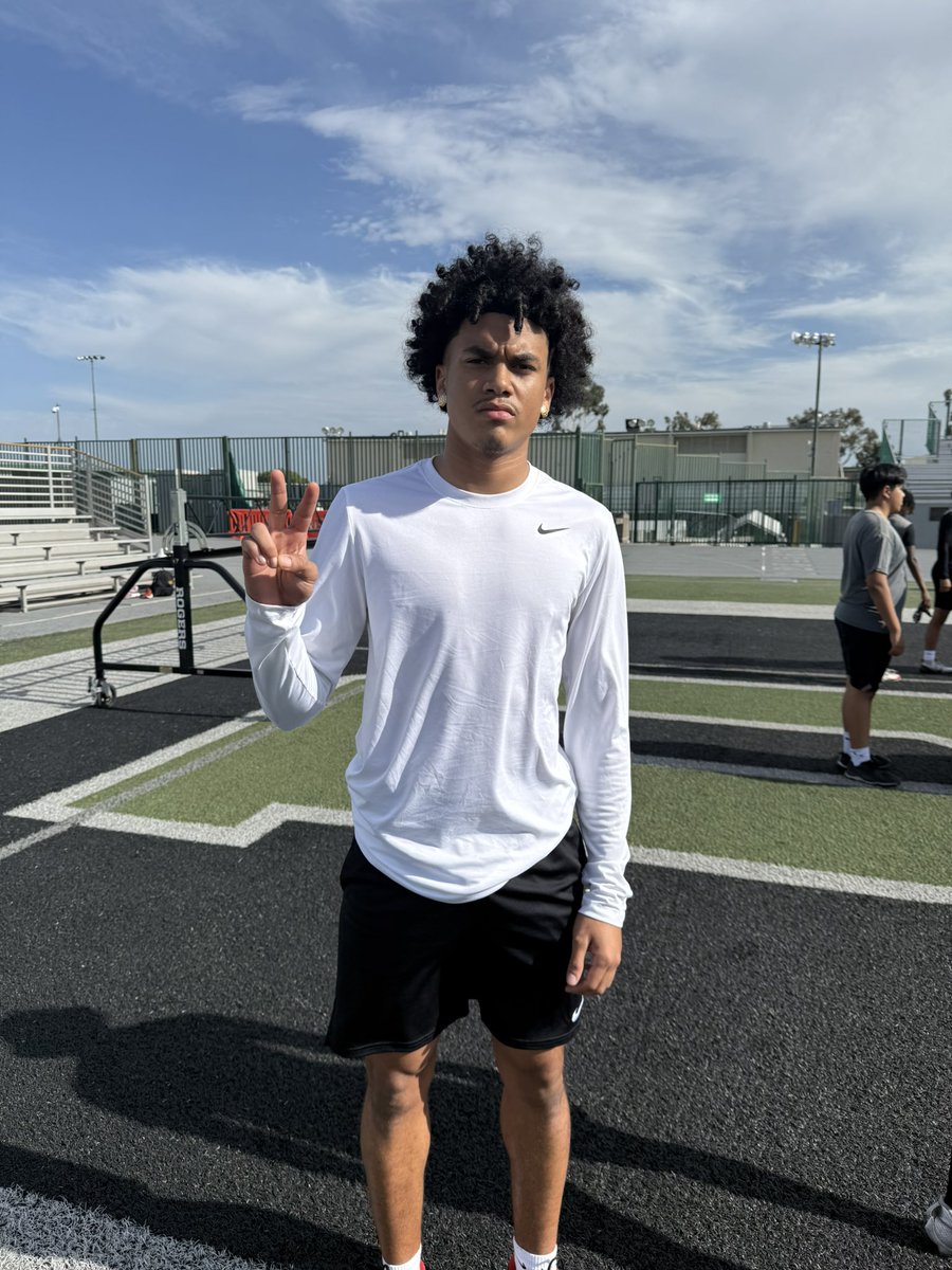 upland_fb's tweet image. It is always great when former players stop by The U to say hello. Thanks Trestin Castro (USC) @notfamoustc and Fou HoChing (NAU) @fouhunid for remembering your roots. We are very proud of you both. Keep pounding. @upland.hs @upland_athletics @uplandunifiedsd