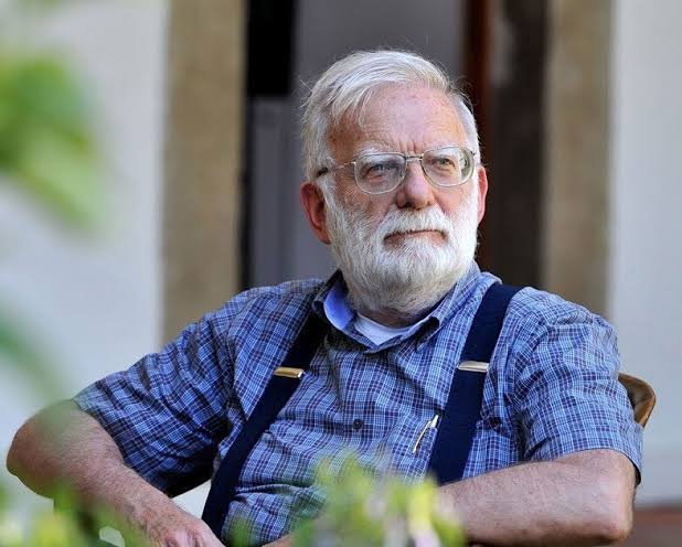 Sâdettin Ökten: “Ben boykot etmem, müstağni kalırım diyor. Boykot; istiyorum ama almıyorum demektir. Oysa müstağni kalmak, o şeyi hiç istememektir. Bunun da Allah'tan gelen bir tecelliyatla olabileceğini söylüyor. Yani biz Allah'a yaklaştıkça, o da bizi istisna sahibi kılıyor.”