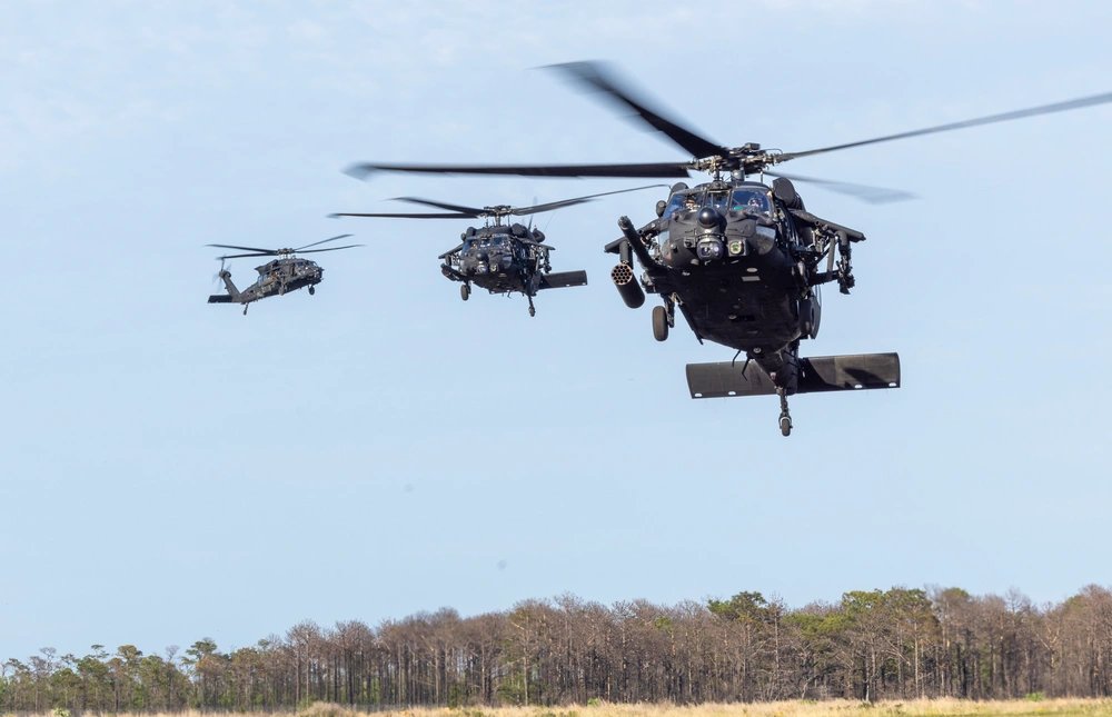 GS5913's tweet image. 160th SOAR conducts FARP exercise
dvidshub.net/image/9035459/…