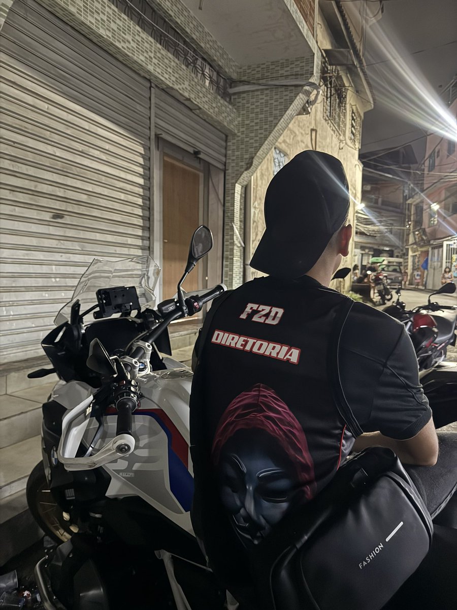 hzsiria's tweet image. Melhor ser um lobo que todo mundo odeia do que um burro que todo mundo monta.. Eu sou o monstro q vcs criaram 👿🖕