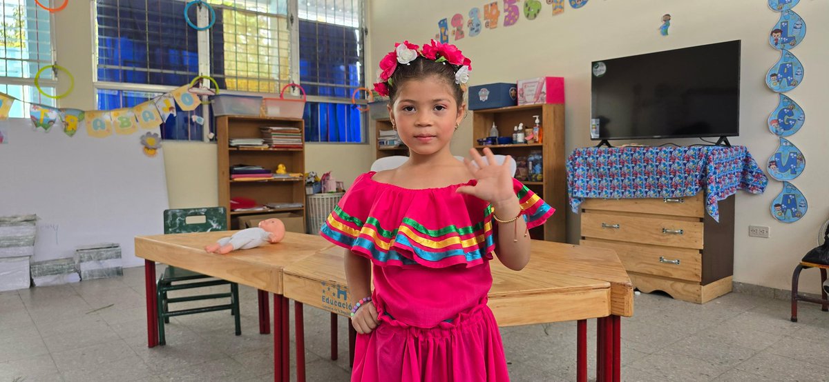 ¡Inauguramos una escuela MÁS!👷🏽‍♂️🏫

El CEPB Blanca Sosa tuvo una TRANSFORMACIÓN TOTAL para brindar espacios dignos a nuestras niñas y niños de Concepción, Ocotepeque.

La educación comienza desde la primera infancia, y hoy damos un paso más en ese compromiso. Con el liderazgo de