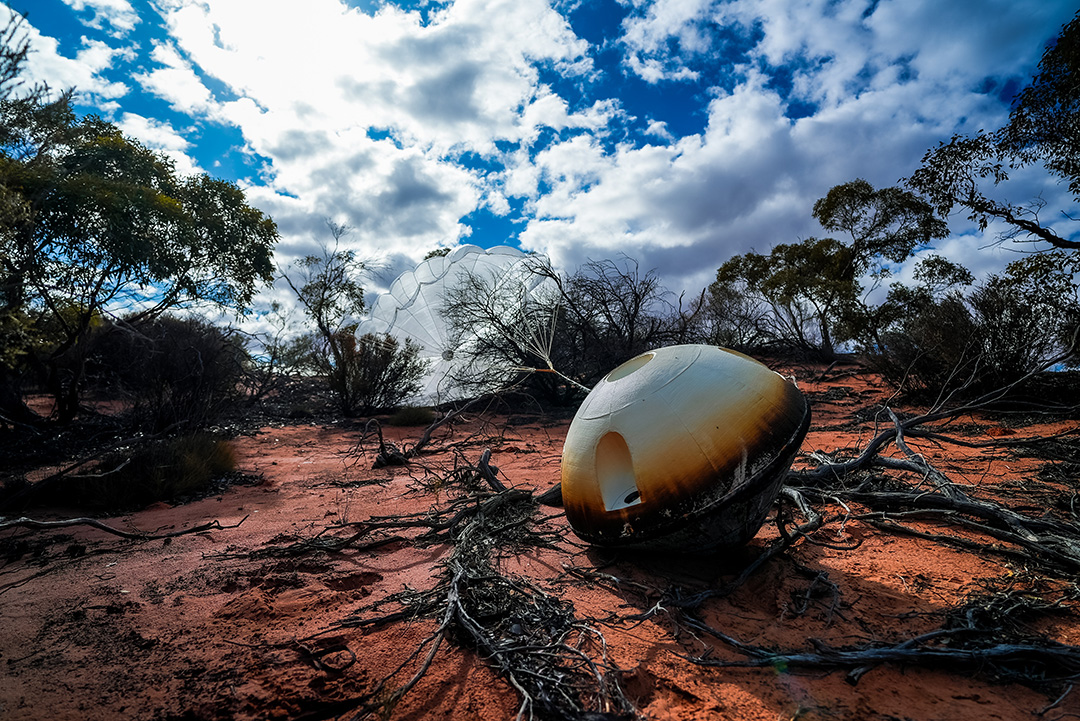 Australian Space Agency (@ausspaceagency) on Twitter photo Another capsule has returned from space to regional South Australia ā growing Australiaās reputation as a reliable spaceflight hub.
<a href="/VardaSpace/">Varda Space Industries</a> successfully returned its Winnebago-3 (W-3) capsule to <a href="/SouthernLaunch/">Southern Launch</a> Koonibba Test Range in South Australia on Wednesday. Another capsule has returned from space to regional South Australia ā growing Australiaās reputation as a reliable spaceflight hub.
<a href="/VardaSpace/">Varda Space Industries</a> successfully returned its Winnebago-3 (W-3) capsule to <a href="/SouthernLaunch/">Southern Launch</a> Koonibba Test Range in South Australia on Wednesday.
