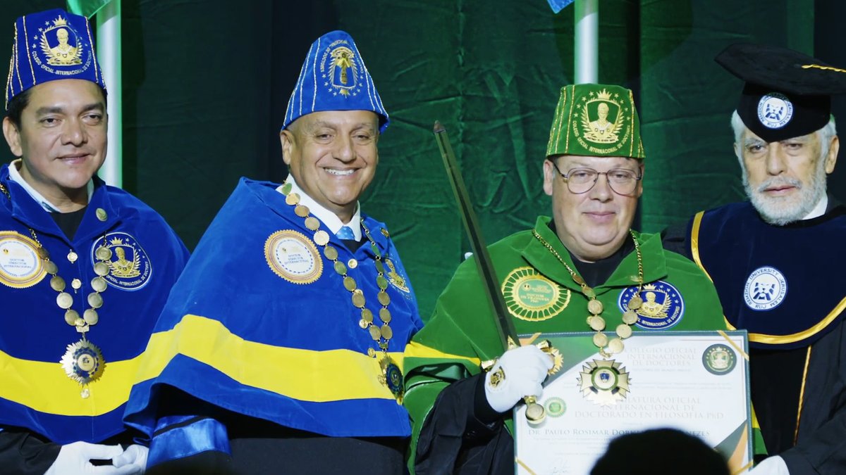 Doctores que recibieron la Colegiatura Oficial Internacional de Doctor en Filosofía PhD (Parte 6) en la XII Ceremonia Internacional de Colegiación realizado en Colombia:

Dr. Diego Bello Vargas
Dr. José Sanabria Navarro
Dr. Luis Burgos Encarnación
Dr. Paulo Dornelle de Menezes