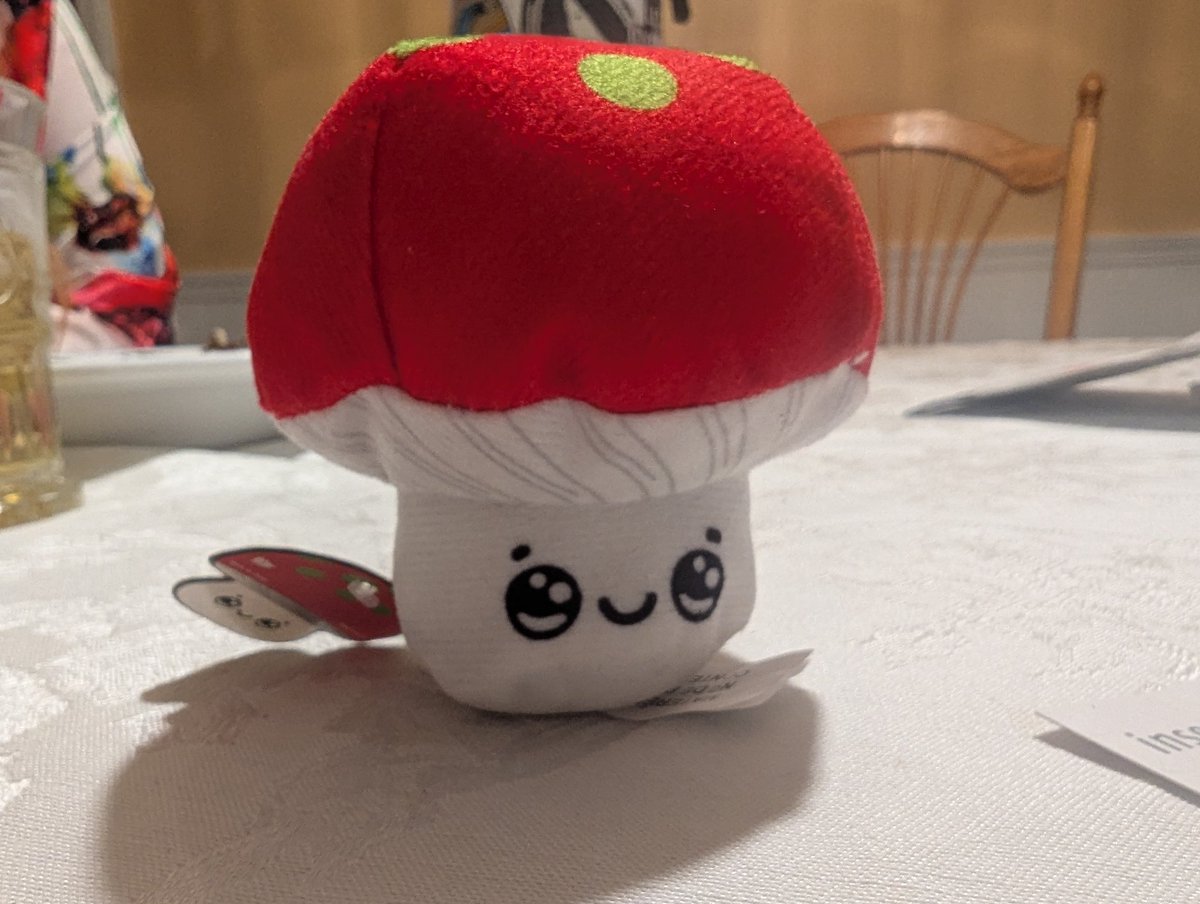 HornbeamStruthe's tweet image. This is Froderick. He is my child. Nobody is permitted to look into his eyes.