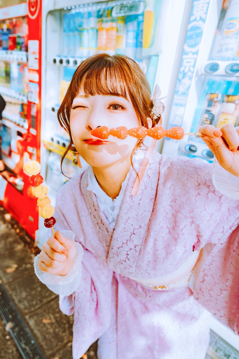 一緒に食べ歩きしない？
📷　(インスタ)neiooo.oo
#ポートレート　#桜　#春　#撮影モデル　#撮影募集 #着物