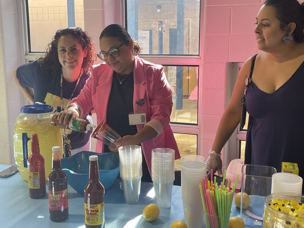 🚨Happening NOW <a href="/RooseveltDLA/">Roosevelt Dual Language Academy</a> Dragons Love Tacos Literacy Night! Lets TACO’ bout an AWESOME event! Come and join us!

<a href="/EISDFE/">George Garnica</a> <a href="/EdelyOlvera/">Edely Olvera</a> <a href="/mnavarro23_e/">M. Esquivel</a>