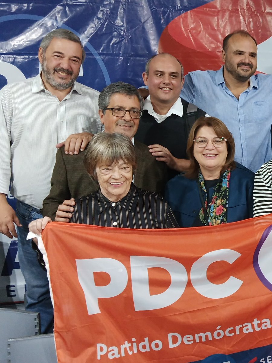 PDC808UY's tweet photo. Con gran tristeza informamos el fallecimiento de nuestra entrañable María Julia Aguerre, histórica militante y dirigente del PDC. Su lucha y compromiso nos inspiran. 
🙌 Gracias por mostrarnos siempre el camino. Descansa en paz querida María Julia😥 https://t.co/32fDDXJXuN
