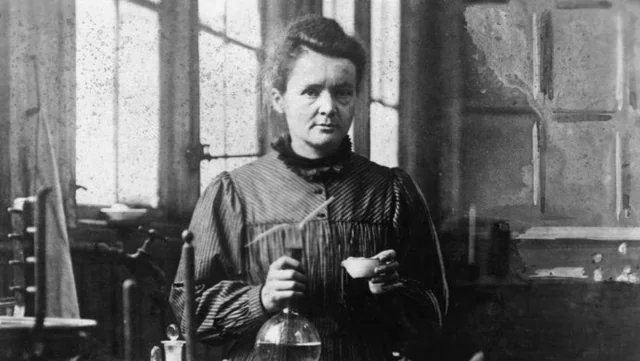 historyinmemes's tweet photo. Marie Curie had an affair with an already married physicist. Letters from the affair leaked causing public outrage. The Nobel Committee pressured her to not attend her 2nd Nobel Prize ceremony. Einstein told Marie to ignore the haters, and she attended the ceremony to claim her prize.