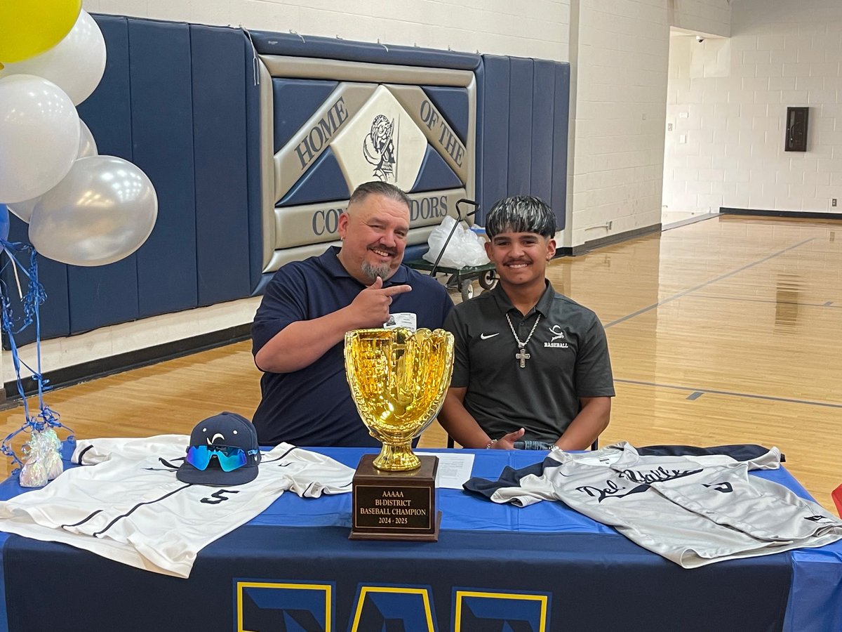 Del Valle Baseball tweet media