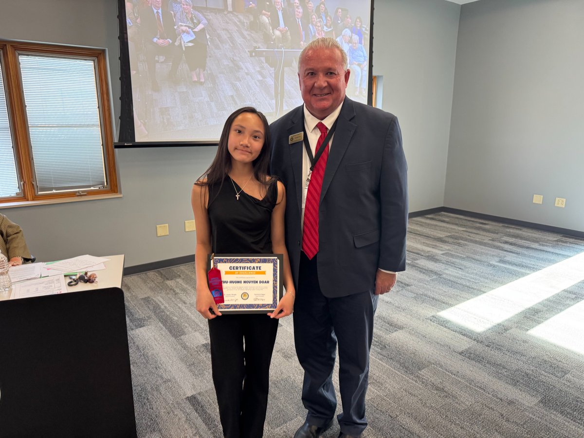 Hamilton Southeastern Schools (@hseschools) on Twitter photo We’re excited to celebrate Thu-Huong Doan at tonight's School Board meeting as the winner of <a href="/hsefoodservices/">HSEFOODSERVICES</a>' first-ever student cooking competition! 👩🍳👏
She wowed the judges with Banh Khot, a traditional Vietnamese dish, during the Charger Throwdown at <a href="/FJHChargers/">Fishers Junior High</a>.
🎥 We’re excited to celebrate Thu-Huong Doan at tonight's School Board meeting as the winner of <a href="/hsefoodservices/">HSEFOODSERVICES</a>' first-ever student cooking competition! 👩🍳👏
She wowed the judges with Banh Khot, a traditional Vietnamese dish, during the Charger Throwdown at <a href="/FJHChargers/">Fishers Junior High</a>.
🎥