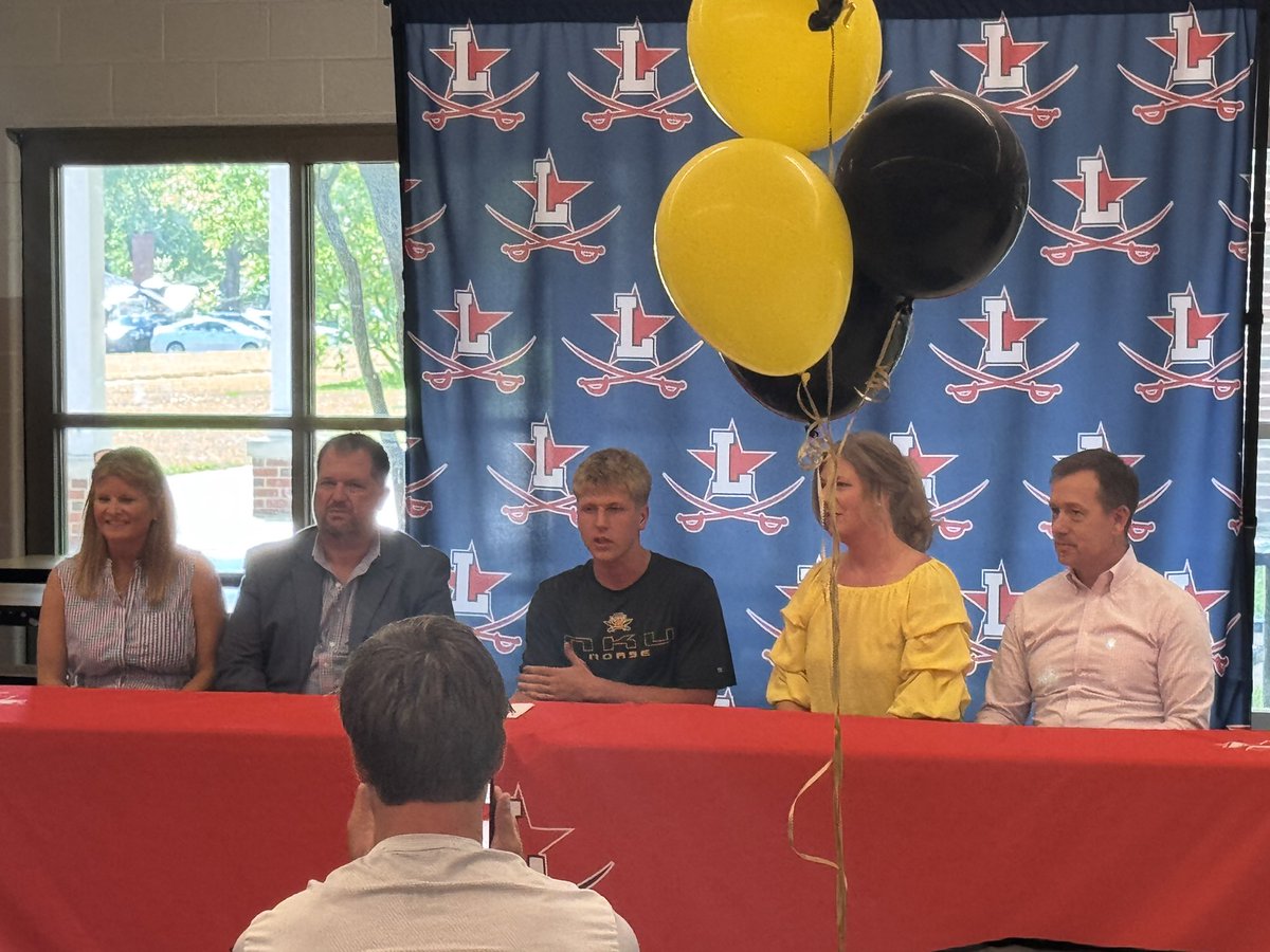 YetteFootball's tweet image. Congratulations to Isaac Barrow on signing to swim for the Northern Kentucky University Norse!!