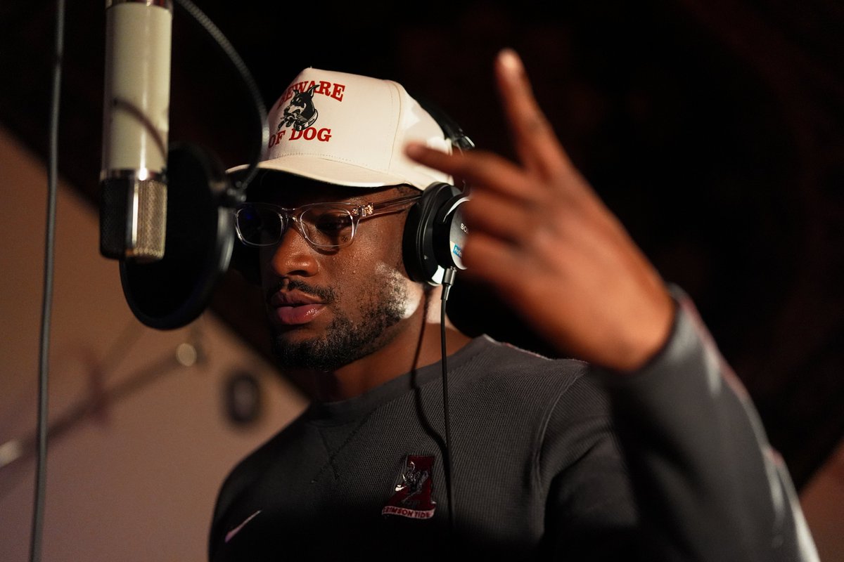 Cameron Cox (@camcox12) on Twitter photo Cardinals linebacker <a href="/MackWilSr/">Rocketship π</a> made the song β18 Bars" for the team's schedule release at 5PM!
Wilson is part of the musical group β3rd&Goβ alongside former teammates Zach Pascal and Jesse Luketa. In 2024, the trio released βIts Us (Volume 1)."
(πΈ<a href="/AZCardinals/">Arizona Cardinals</a>) <a href="/12SportsAZ/">12 SPORTS</a> Cardinals linebacker <a href="/MackWilSr/">Rocketship π</a> made the song β18 Bars" for the team's schedule release at 5PM!
Wilson is part of the musical group β3rd&Goβ alongside former teammates Zach Pascal and Jesse Luketa. In 2024, the trio released βIts Us (Volume 1)."
(πΈ<a href="/AZCardinals/">Arizona Cardinals</a>) <a href="/12SportsAZ/">12 SPORTS</a>
