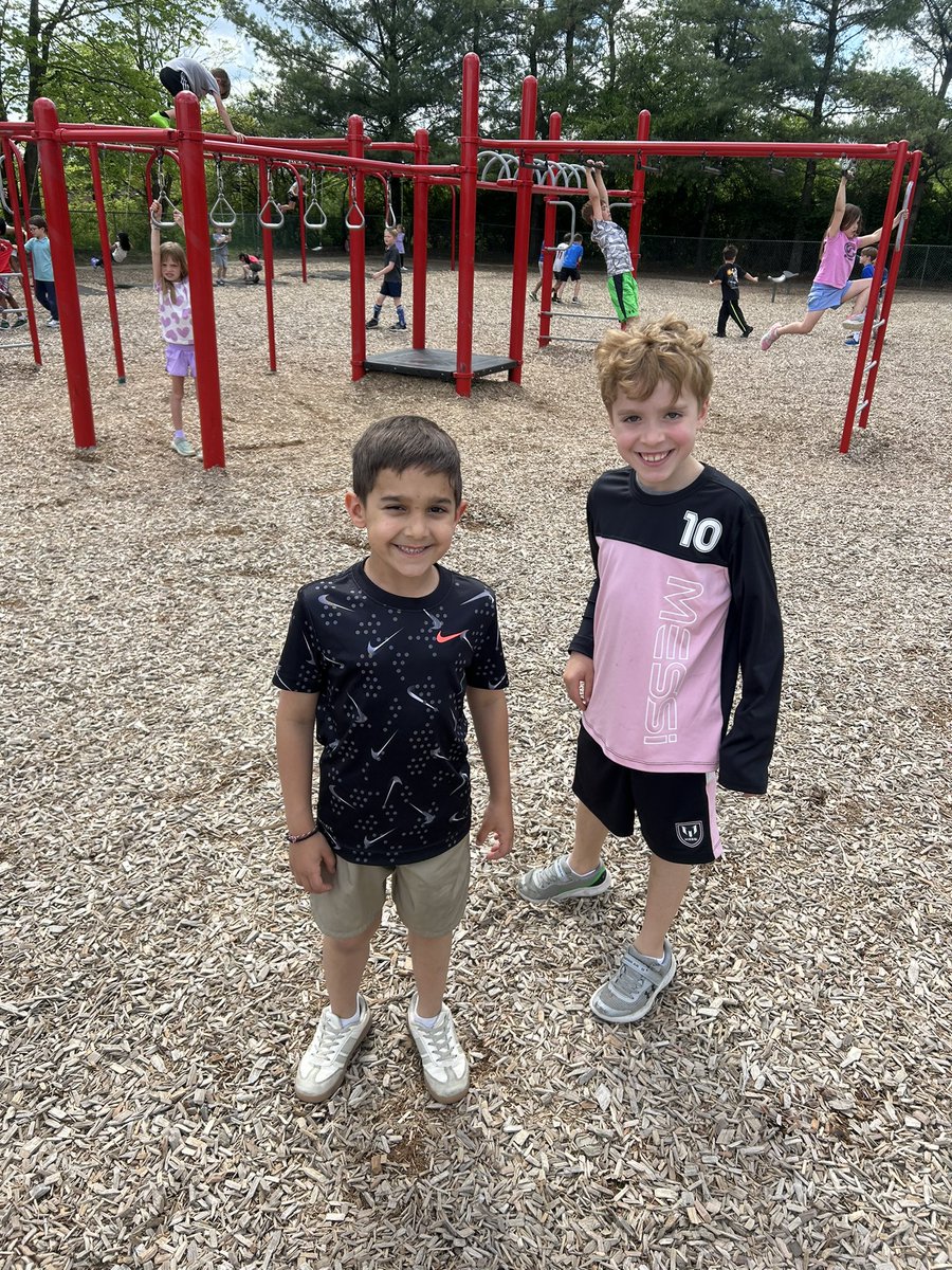 MrsMelissaYoder's tweet photo. Enjoying the last days of our school year! https://t.co/hl9iGFqCvc