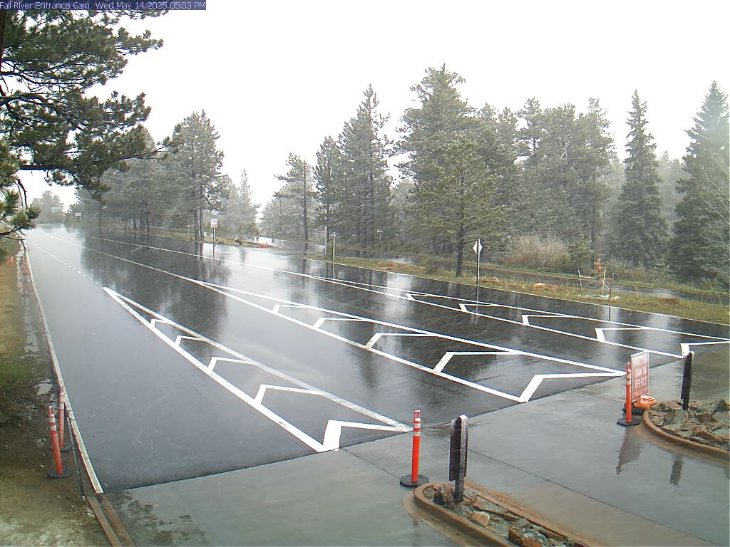 Spring storms can bring both rain and snow to #RMNP.

Be prepared for wet roads and rain at lower elevations and if traveling to areas above 9,000 feet, expect snow. Expect wind gusts up to 49 mph.

For the most up to date weather information, visit weather.gov/bou/rmnp