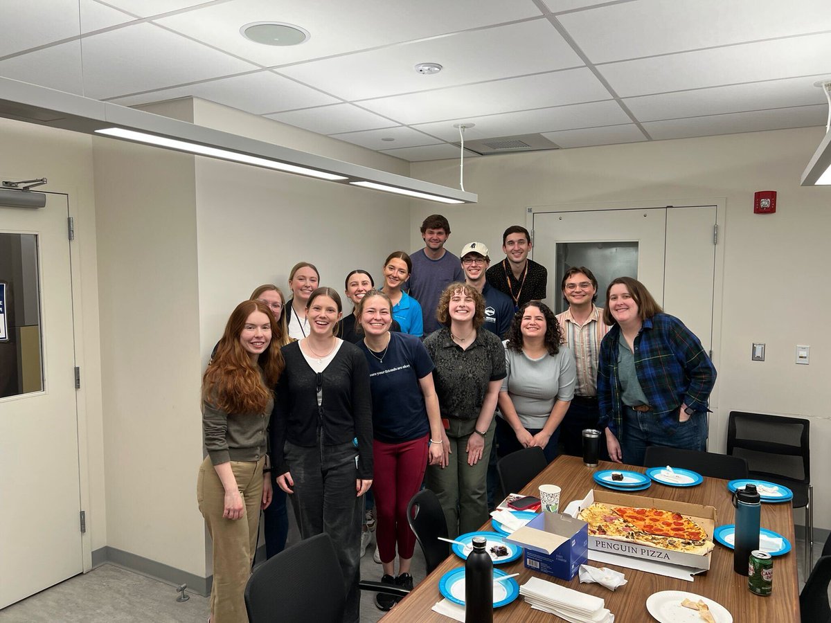 YoungPearseLab's tweet image. A big day for the TYP lab! Master's student @emma_601_emma successfully defended her incredible thesis work today where she's been working with @GizemTerzioglu_ on studying how SHIP1 regulates lysosomal function in microglia. She will be missed!