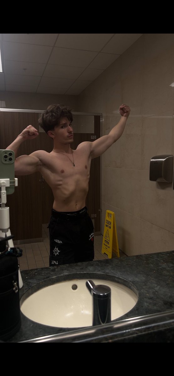 LIVE RN TAP IN

TWITCH.TV/H1ghsky1