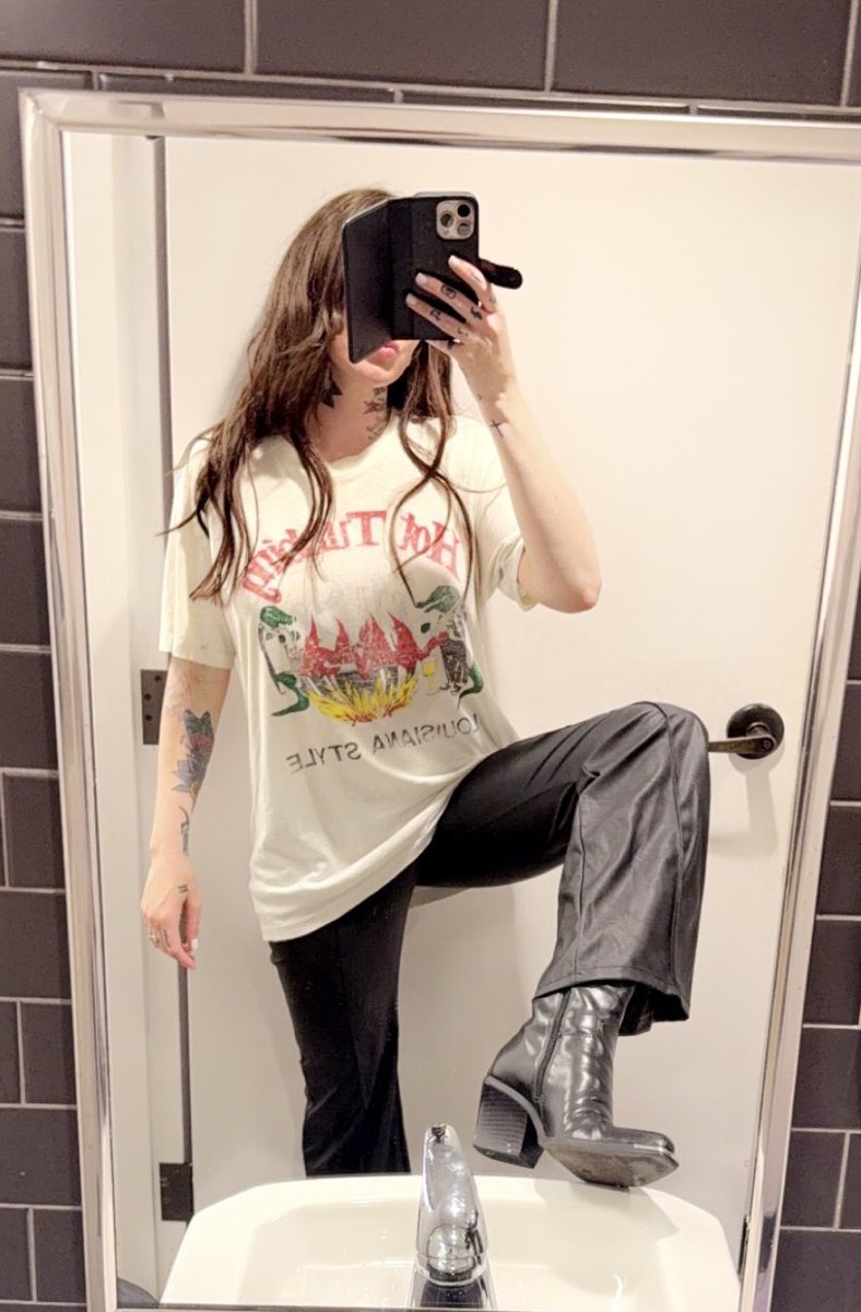 ATL tonight. Then Destin. Then Welcome To Rockville 🔥🦞🔥