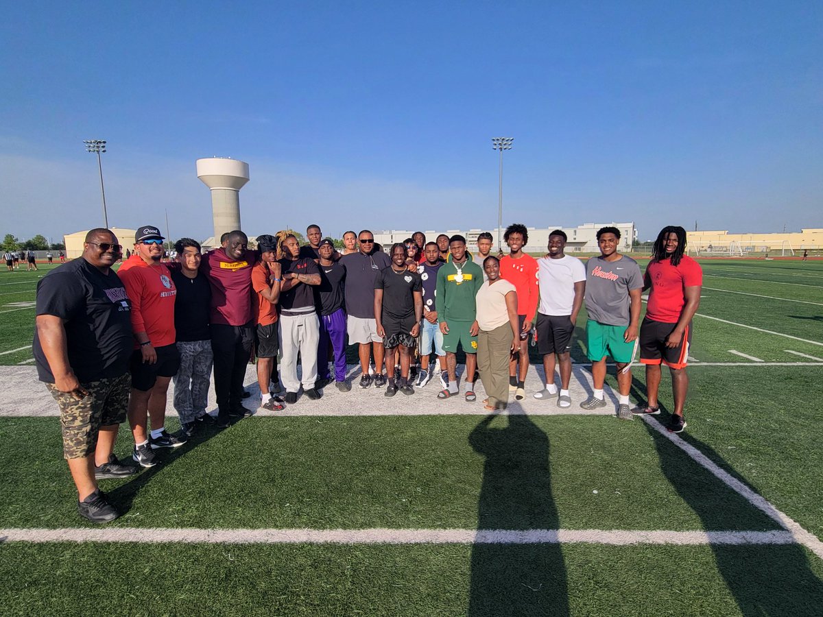 Shadow Creek HS (@shadowcreekhs) on Twitter photo Former Sharks came back for our Spring Game!! So much D1 and other great talent in this photo. <a href="/SCSharkFootball/">ShadowCreekFootball</a> Former Sharks came back for our Spring Game!! So much D1 and other great talent in this photo. <a href="/SCSharkFootball/">ShadowCreekFootball</a>