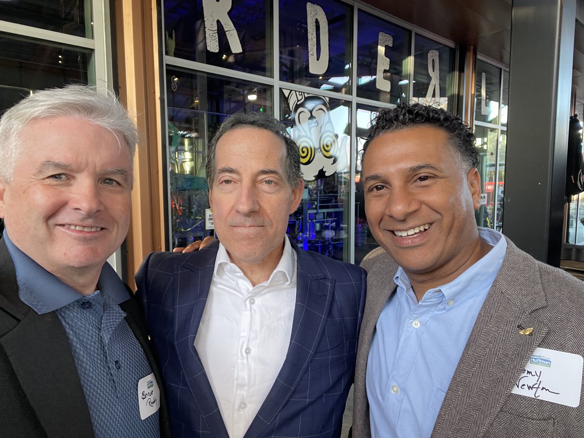 ALPABernieC34's tweet photo. Had a great time meeting @RepRaskin and @RepHuffman at the Huffman Hootenanny!  Pleasure working with you both and great music, too!  @UnitedPilots @ALPAPilots @WeAreALPA https://t.co/1JmjhY5l7i