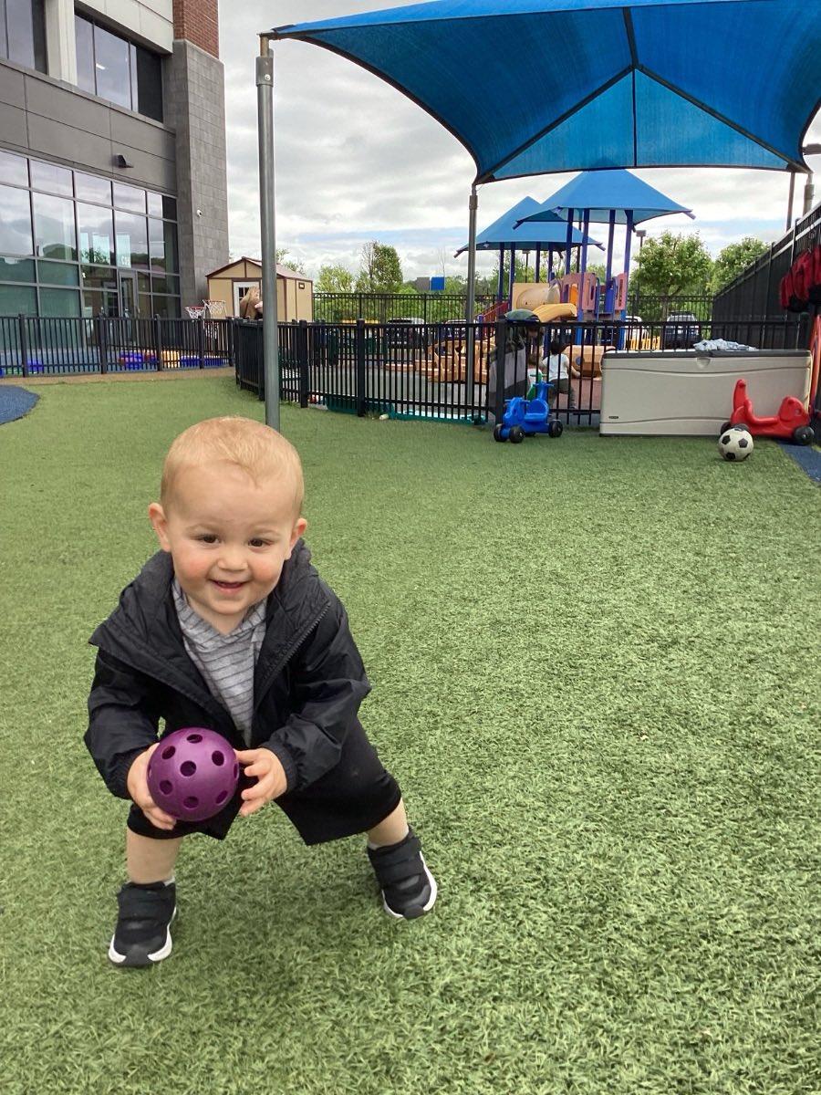 Jeremy Darveau (@coachdarveau) on Twitter photo ✅ Ankles apart
✅ Heels on the ground
✅ Thumbs up
✅ Elbows down
The boy is OL ready. ✅ Ankles apart
✅ Heels on the ground
✅ Thumbs up
✅ Elbows down
The boy is OL ready.
