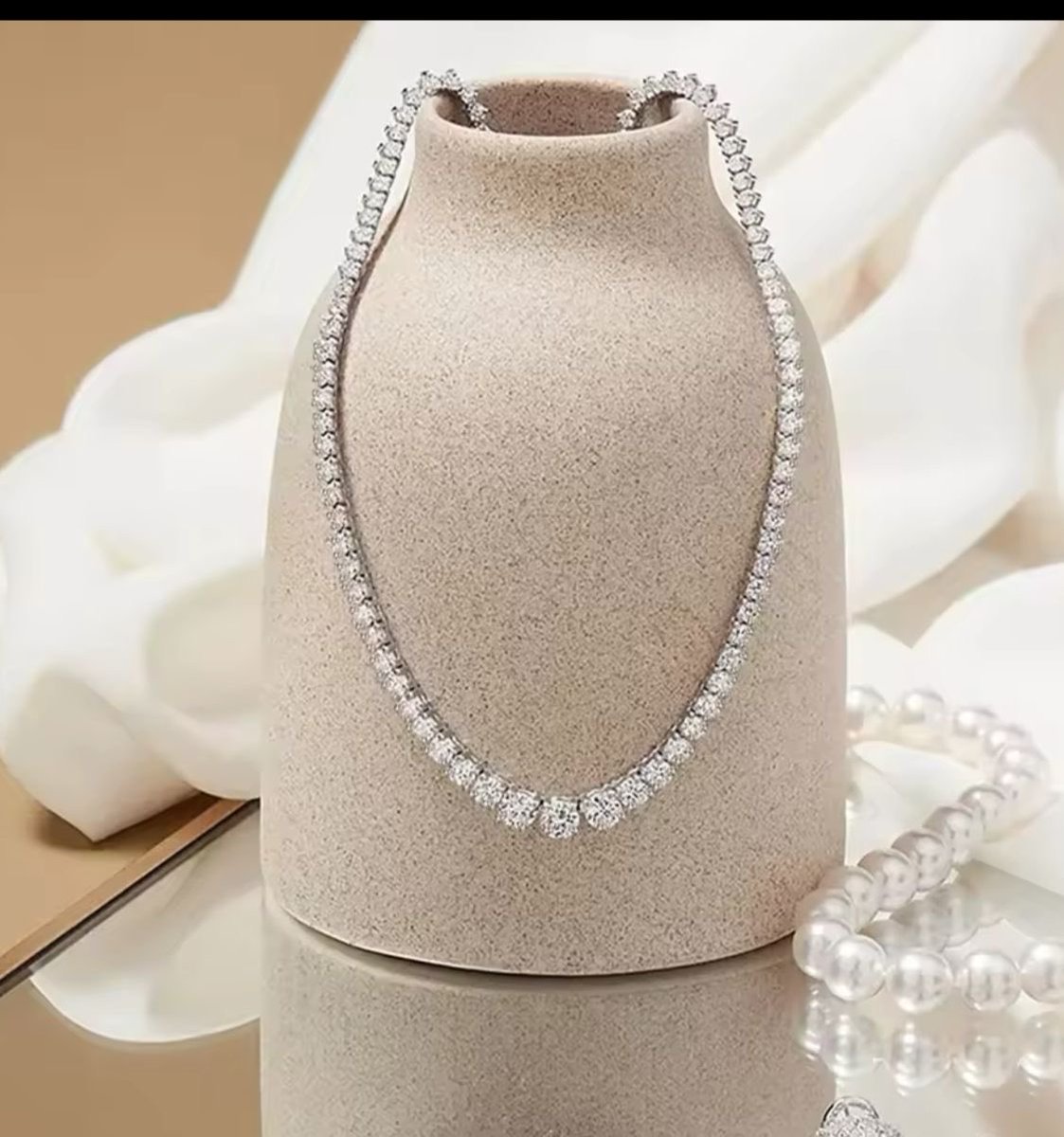 كل فص من هذا العقد يلمع بالأمل… ساهم بنشر الرابط وساعدني أتجاوز ضيقتي.
رابط الدعم: mtjr.at/eAmmjMZ-zX
كل مشاركة منك ممكن تغيّر واقعي بإذن الله. لا تبخل، فزعتك تفرق كثير!