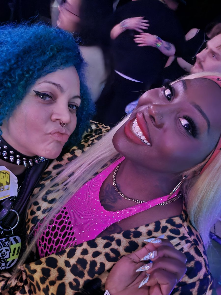 Thanks to @skaizilla for dragging my ass onto the stage. I had a blast at the <a href="/AdventureCru/">AdventureCru</a> takeover