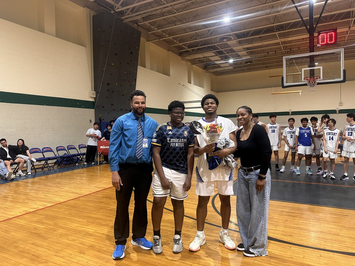 Senior night got us back into the city-final! 3-0 win vs Madison Park. Senior Chinaza Uyanwune (BYU Idaho) hit over .400 for the 3rd consecutive match! <a href="/MassBHSVB/">Mass Boys HS VBall</a> <a href="/T_Mulherin/">Tom Mulherin</a> <a href="/aj_traub/">AJ</a> <a href="/obryantathletic/">John D. O'Bryant School Athletics</a>